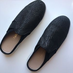 KAANAS slip on sneaker